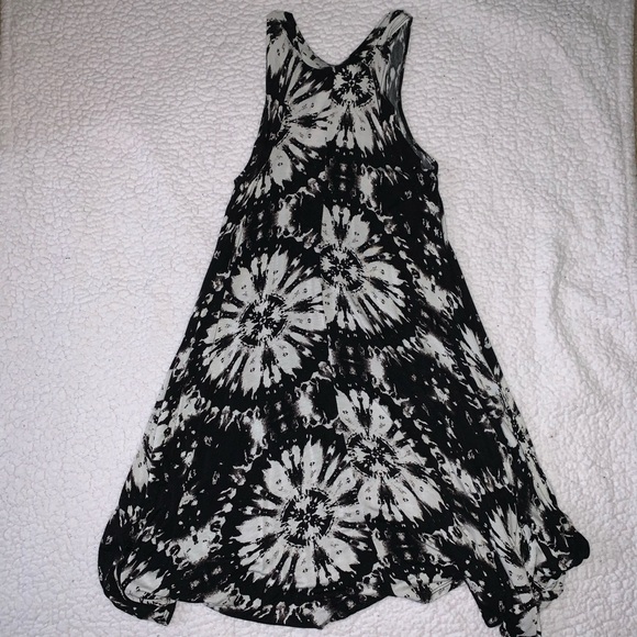 black and white tie-dye dress - Picture 2 of 3